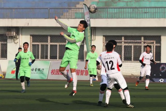 中国男篮四号位无代餐，王俊杰再度引发热议，看看媒体专家怎么说